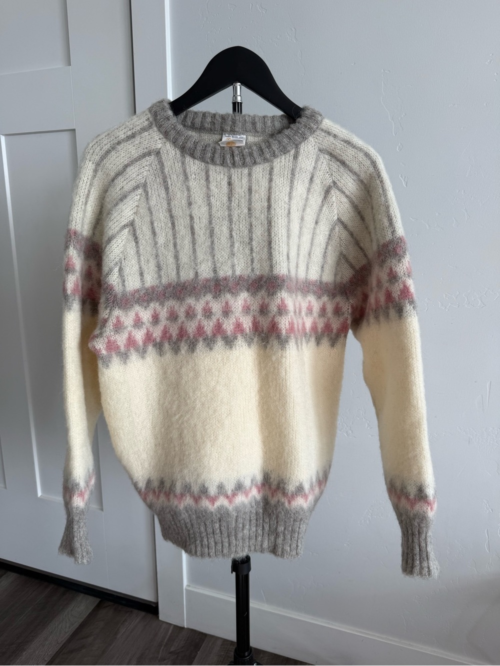 Pure Icelandic Wool Classic Fair Isle Crewneck Sweater in Cream, Gray & Pink